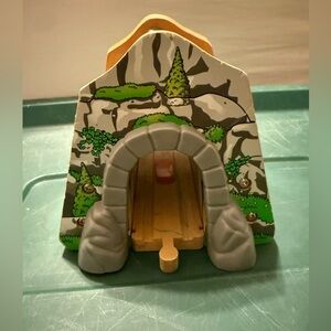 Thomas & Friends Wooden Railway Mountain Overpass Tunnel